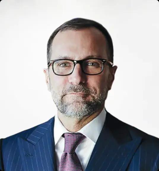 James
Costos